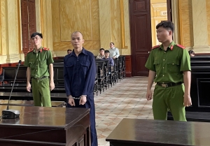 GIÁM ĐỐC CÔNG TY TẠI THÀNH PHỐ HỒ CHÍ MINH NHẬN TỔNG HÌNH PHẠT 24 NĂM TÙ CHO HÀNH VI BUÔN LẬU ĐỘNG VẬT HOANG DÃ VÀ CÁC MẶT HÀNG KHÁC QUA CẢNG BIỂN