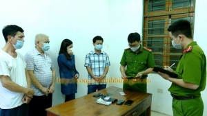 Bắt vụ đánh bạc, phát hiện bộ xương hổ giá 300 triệu