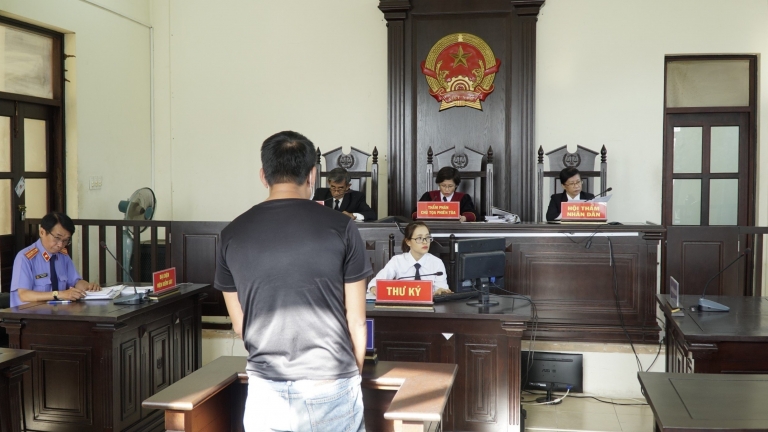 TP. HỒ CHÍ MINH: PHẠT TÙ ĐỐI TƯỢNG LIÊN TỤC VI PHẠM QUY ĐỊNH VỀ BẢO VỆ ĐỘNG VẬT HOANG DÃ