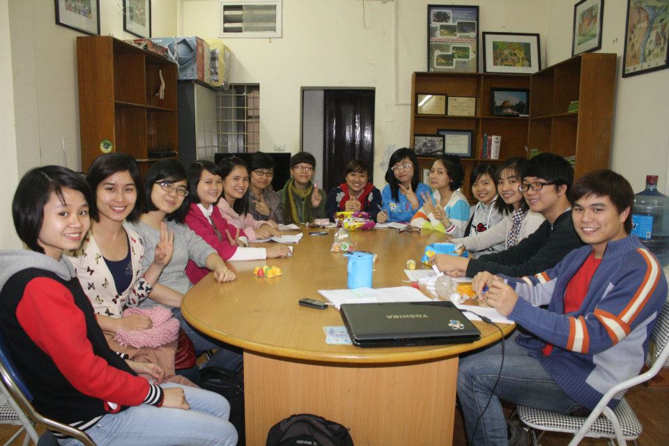 hanoi vol meeting-1st happy friday on apr 12 2013 env-r 1