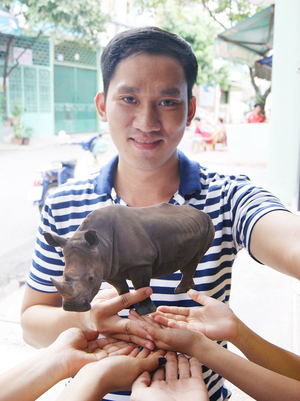 Nguyễn Đình Tiến Dũng kêu gọi cộng đồng chung tay bảo vệ tê giác